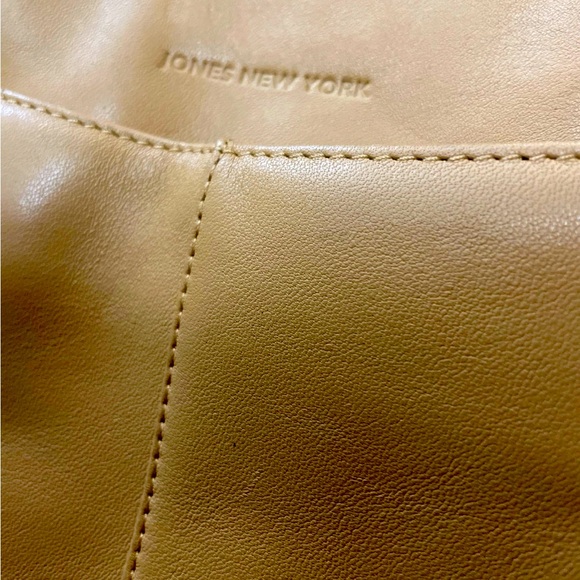 Genuine Leather Jones New York Shoulder Bag - Picture 7 of 10